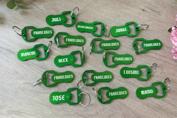 Llaveros abrebotellas para peñas