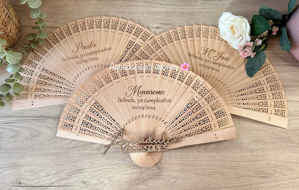 Abanico de madera personalizado( mínimo 10 unidades )