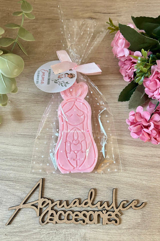 Jabón Virgen artesanal color rosa 11x5x1 cm, detalle religioso para comunión, bautizo o boda de Aguadulceaccesories 
